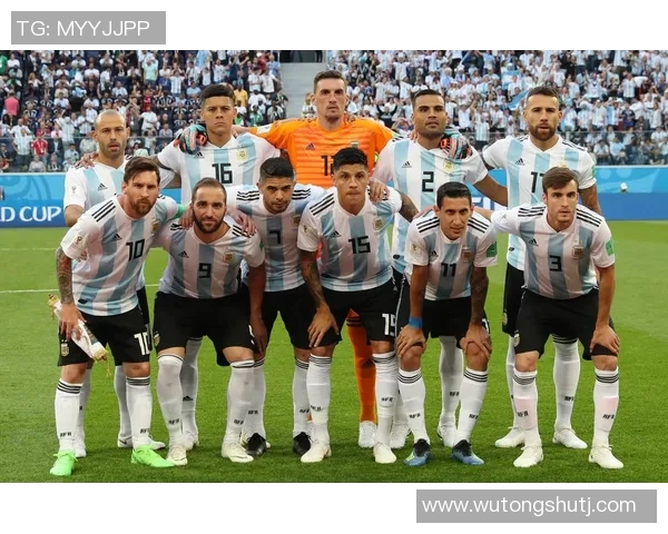 足球场上的时尚先锋最会穿搭的足球明星们的风格解析与时尚秘籍