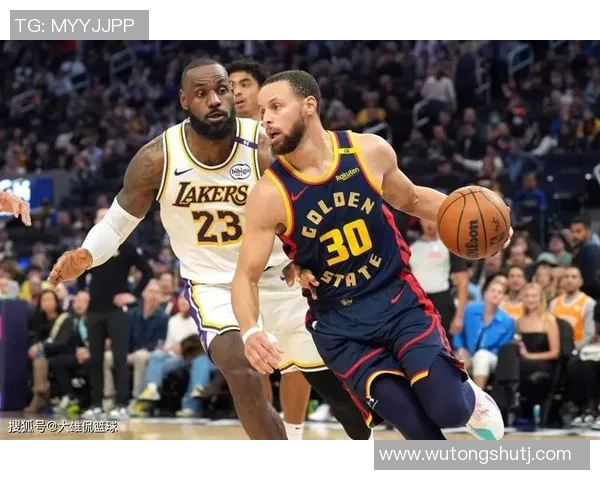 2016年勇士与热火经典对决录像回放重温精彩瞬间与赛场激情 2016年勇士与热火经典对决录像回放重温精彩瞬间与赛场激情